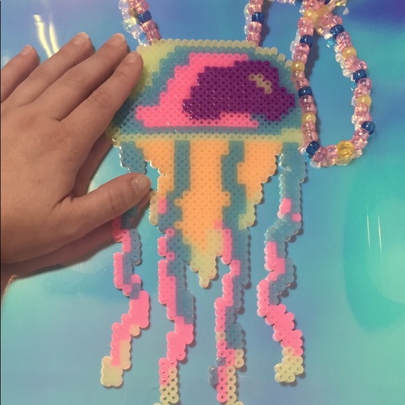 Rave Kandi Necklace Glow in the Dark Jellyfish - Picture 2 of 3